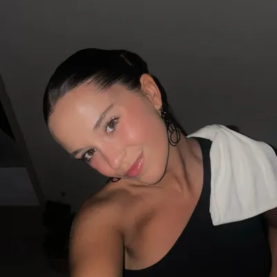 Elena F.