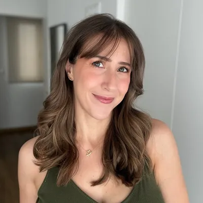 Lucia L.