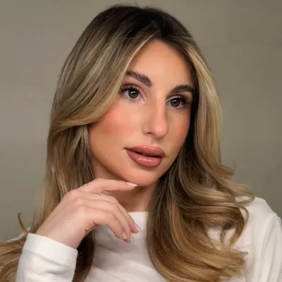 Laura G.