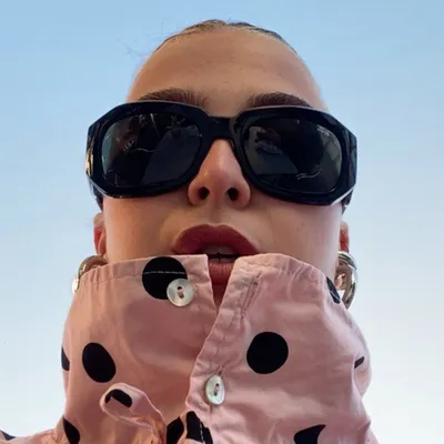 Julia V.