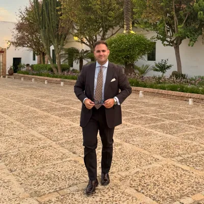 Alejandro V.