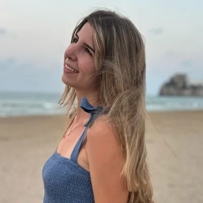 Laura G.