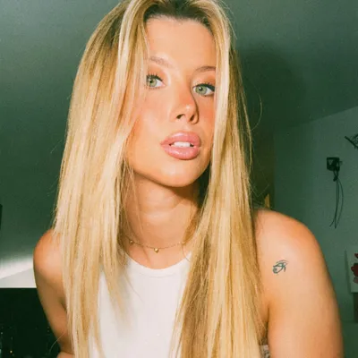 Alba R.
