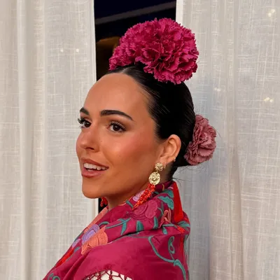 María R.