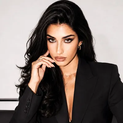 Carla R.