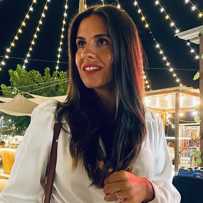 Julia Vivar Mompel