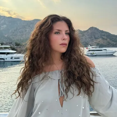 María F.