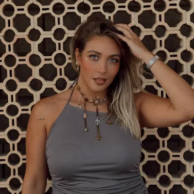 Isabel Maria R.
