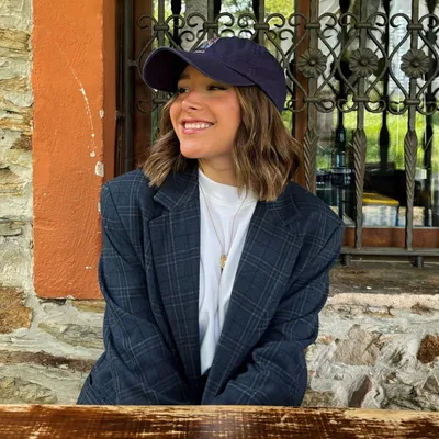 Teresa Valentina A.