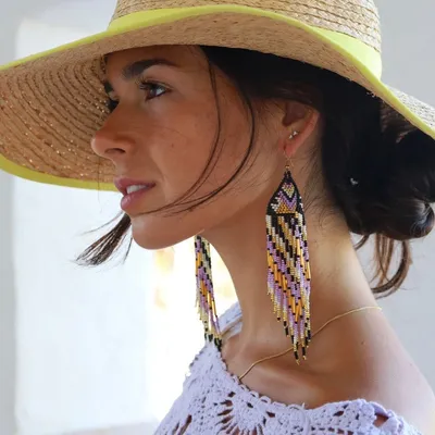 María V.