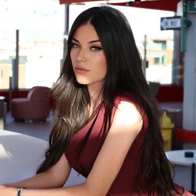 Violeta G.