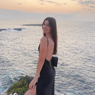 Angela R.