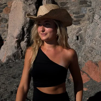 Júlia C.
