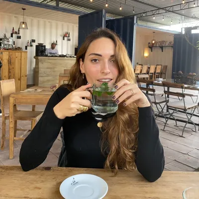 Maria Laura P.