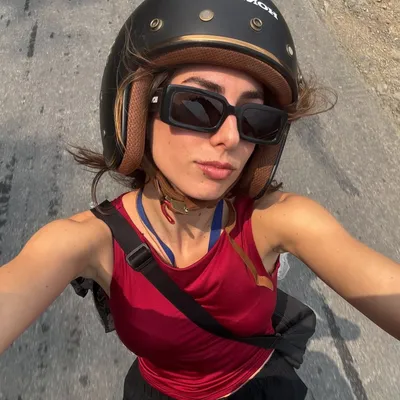Laura V.
