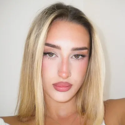 laura L.