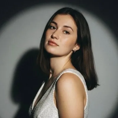Zhanna V.