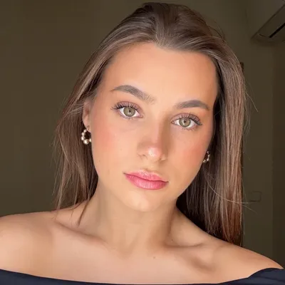 Júlia O.
