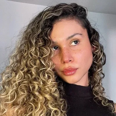 Maria Fernanda J.