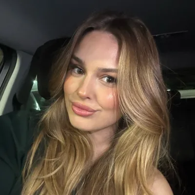 ANA R.