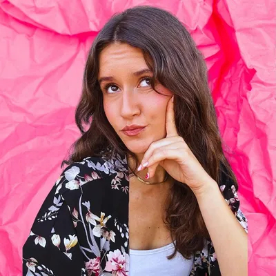 Estrella M.