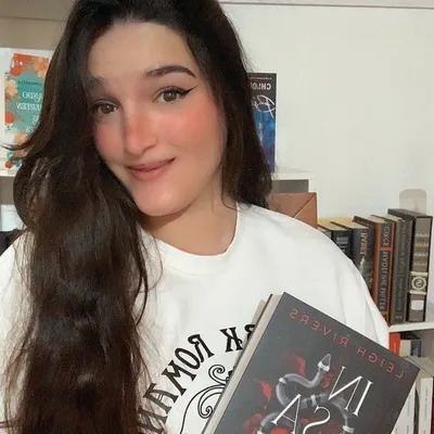 Laura V.