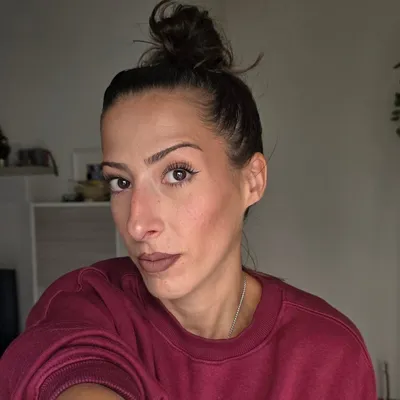 Jennifer Á.