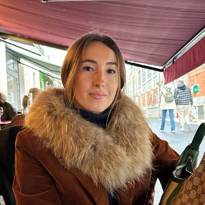 ane Larreategui Zuluaga L.