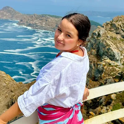María G.