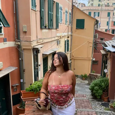 Paola T.