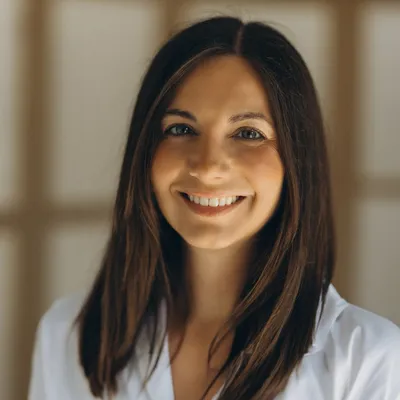 Yanira B.