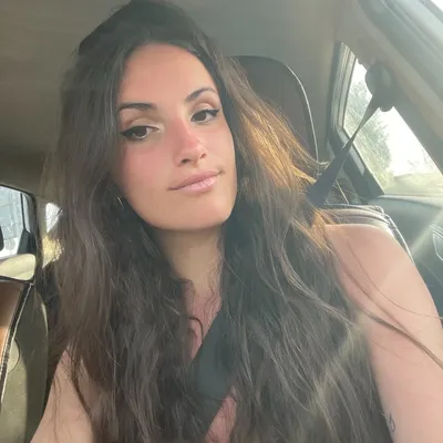 Paula V.
