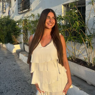 Lucia J.