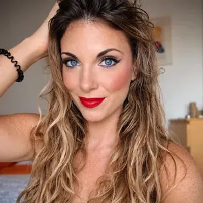 Raquel L.