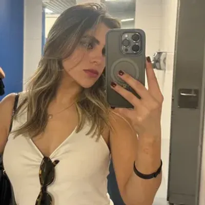 Manuela L.