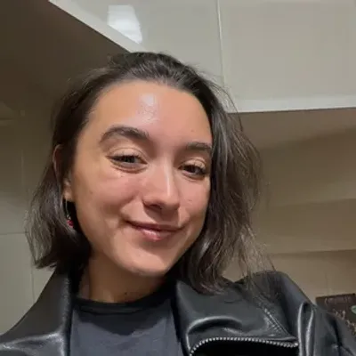 Yamile D.